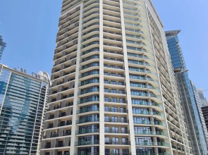 KeyRock Living - Lakeview Luxury