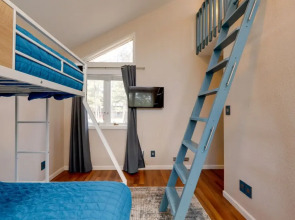 Flagstaff Home w/ Patio & Fire Pit: 4 Mi to Town!