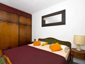 Luxury apt With Roofed Patio Near Beach & Center