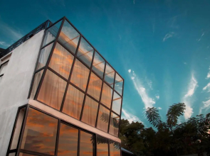 Flores Passport House