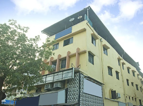 OYO 22048 Trio Hotel