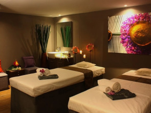 Mandarin Hotel Managed by Centre Point