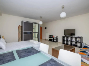 Cozy 'koukou' Discrete Apartment in Orestiada