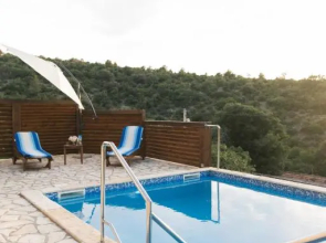 Rustic Apartment Mariva