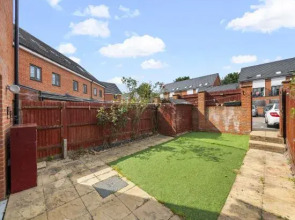 Reading Centre serviced accommodation-Corporate Business Families-Parking