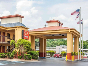 Econo Lodge Inn & Suites I-20, exit 73