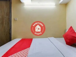 A One Guest House by OYO Rooms