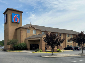 Motel 6 Indianapolis, IN - Airport