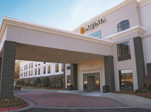 La Quinta Inn & Suites by Wyndham Kennesaw