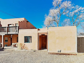 Southwest-chic W/ Private Yard 2 Bedroom Condo