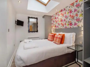 York Luxury Properties - Travel Accommodation