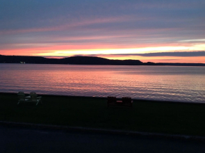 Sunset Motel On The Bay