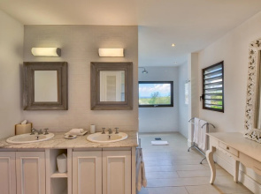 Huge Pool, Ideal for Groups, Exclusive Address, AC, Free Wifi, Sat TV, Views! Terres Basses Area