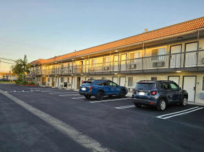 Travelodge by Wyndham Fullerton Near Anaheim