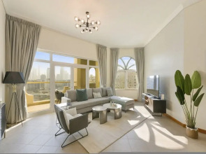 Short-stay at Al Haseer - 4 Beds Palm Holiday Apt