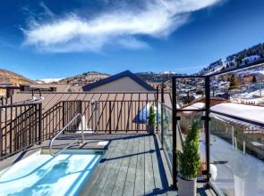 Lift Lodge 2 Bedrooms LLC103 by KBM