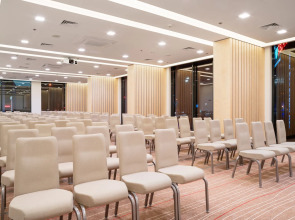 Sky Loft Hotel Kyiv by Rixwel