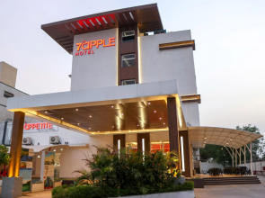 7 Apple Hotel