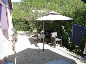 Studio in Castellane, With Wonderful Mountain View, Enclosed Garden an