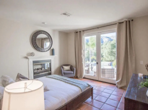 Grapevine by Avantstay Secluded 5BR Villa 4 Acres of Vineyards & Avo Groves!