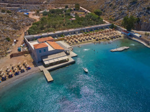 Mandraki Beach Resort