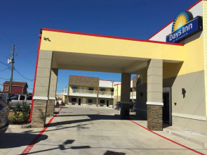 Days Inn by Wyndham Freeport