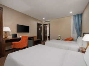 Yarra Ocean Suites Danang