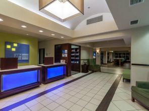 Holiday Inn Express & Suites Eagle Pass by IHG