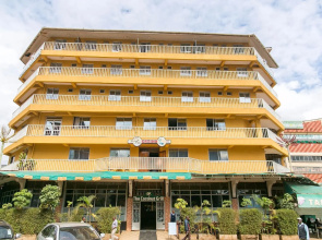 The Coconut Grill Hotel