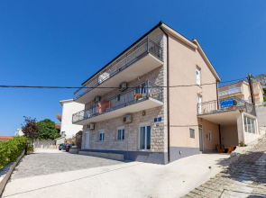 Apartment Ana - free parking: A7 Stanici, Riviera Omis