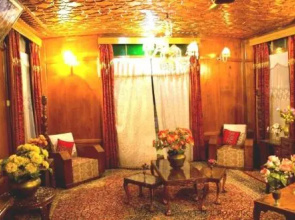 New Chez Henry Houseboat