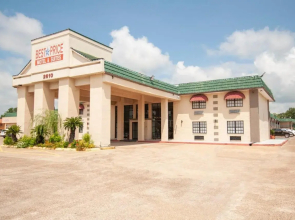 Best Price Motel and Suites