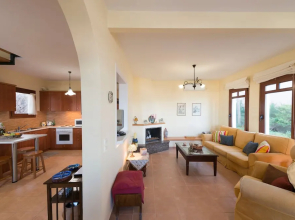 Odysseus Villa in Plaka