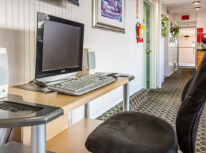 Econo Lodge Sequoia Area