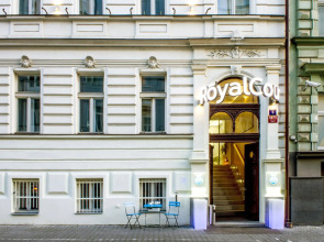 Royal Court Hotel