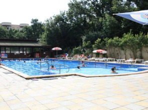 Sunny Varshava Hotel