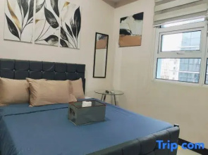 NAIA Newport Boulevard Apartments