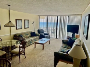 Royal Garden Resort 412 1 Bedroom Condo by RedAwning