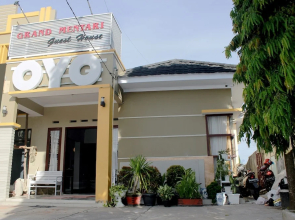 OYO 783 Grand Mentari Guest House