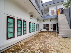 OYO 92057 Reny Kost Syariah