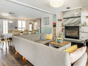 Furnished Sunroom w/ TV! Canal-front Bradenton Gem