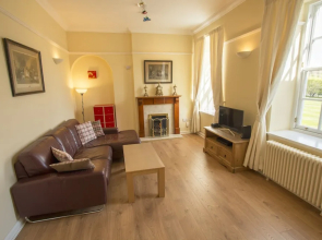 Balfour House Apartment