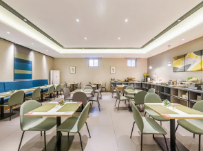 Homeinn Selected Hotel (Changyi Jiaotong Street Zhongbai Building)