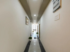 Hotel Royal by OYO Rooms