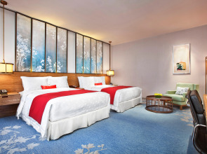 HUALUXE Shanghai Twelve at Hengshan by IHG