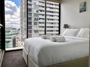 Modern 2 Bedroom Apartment In Melbourne's Southbank