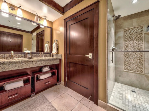 Luxury With Ritz Amenities At Constellation 3 Bedroom Condo by Redawning