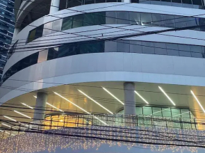 Air Residences-Contemporary Scandi w/Skyline view