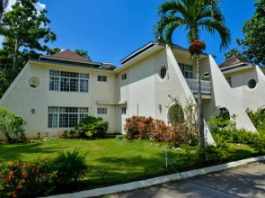 Foote Prints on the Sands Hotel