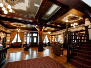 Sacajawea Hotel